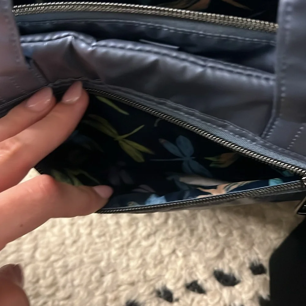 Lug Classic Quilted Tote in a Silvery Gray NWT - Picture 4 of 5